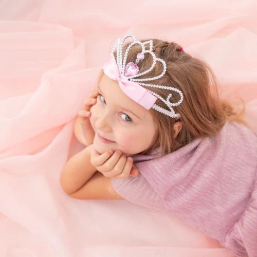 Kroontje_Met_Roze_Edelsteen